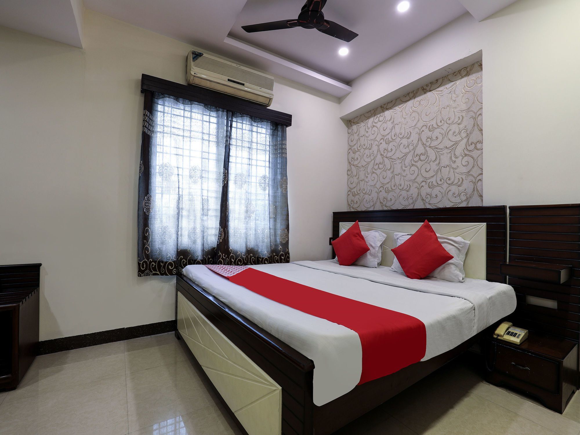Oyo 16539 Grand Sandarshini Inn Hyderabad Eksteriør billede