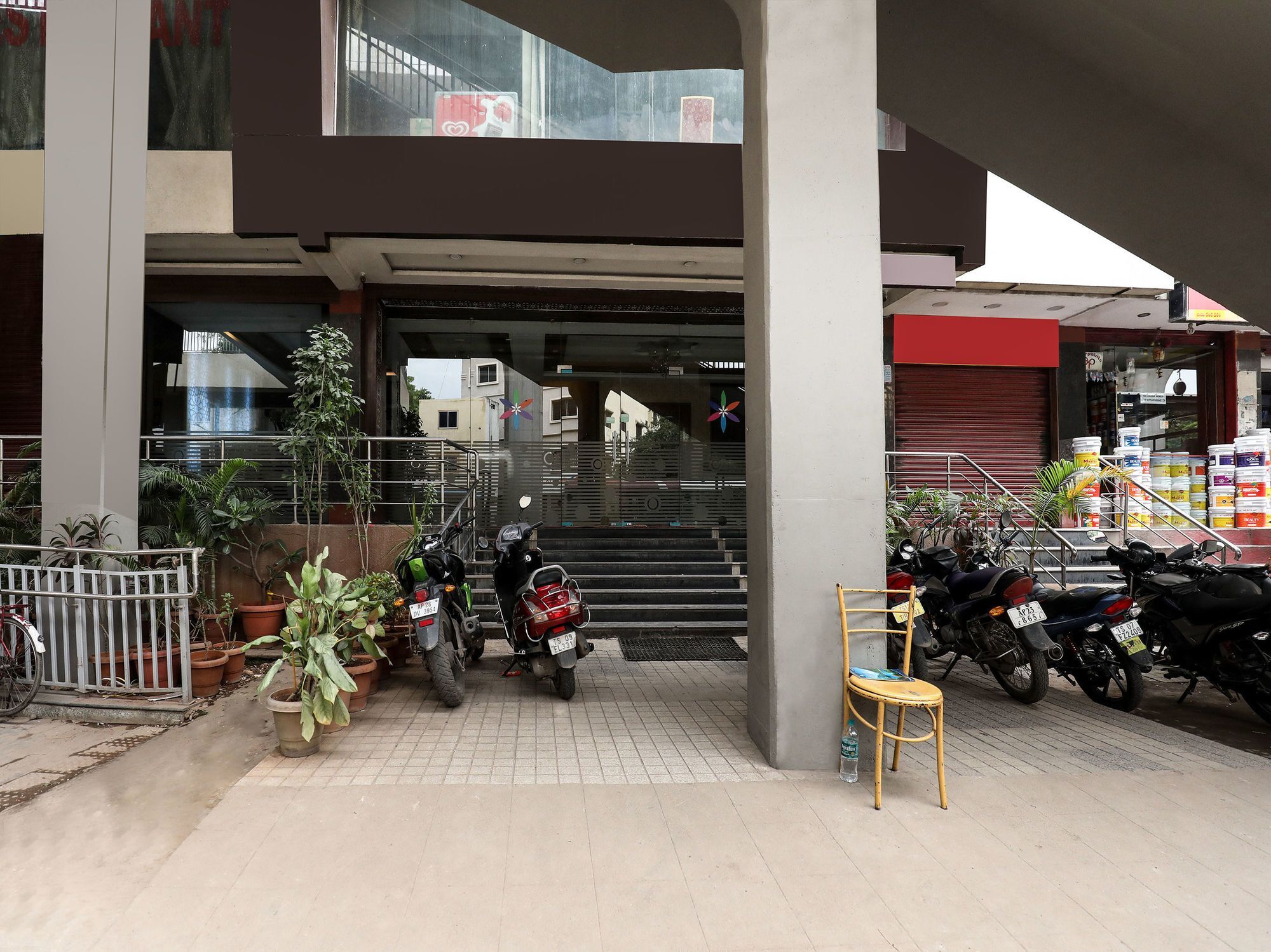 Oyo 16539 Grand Sandarshini Inn Hyderabad Eksteriør billede
