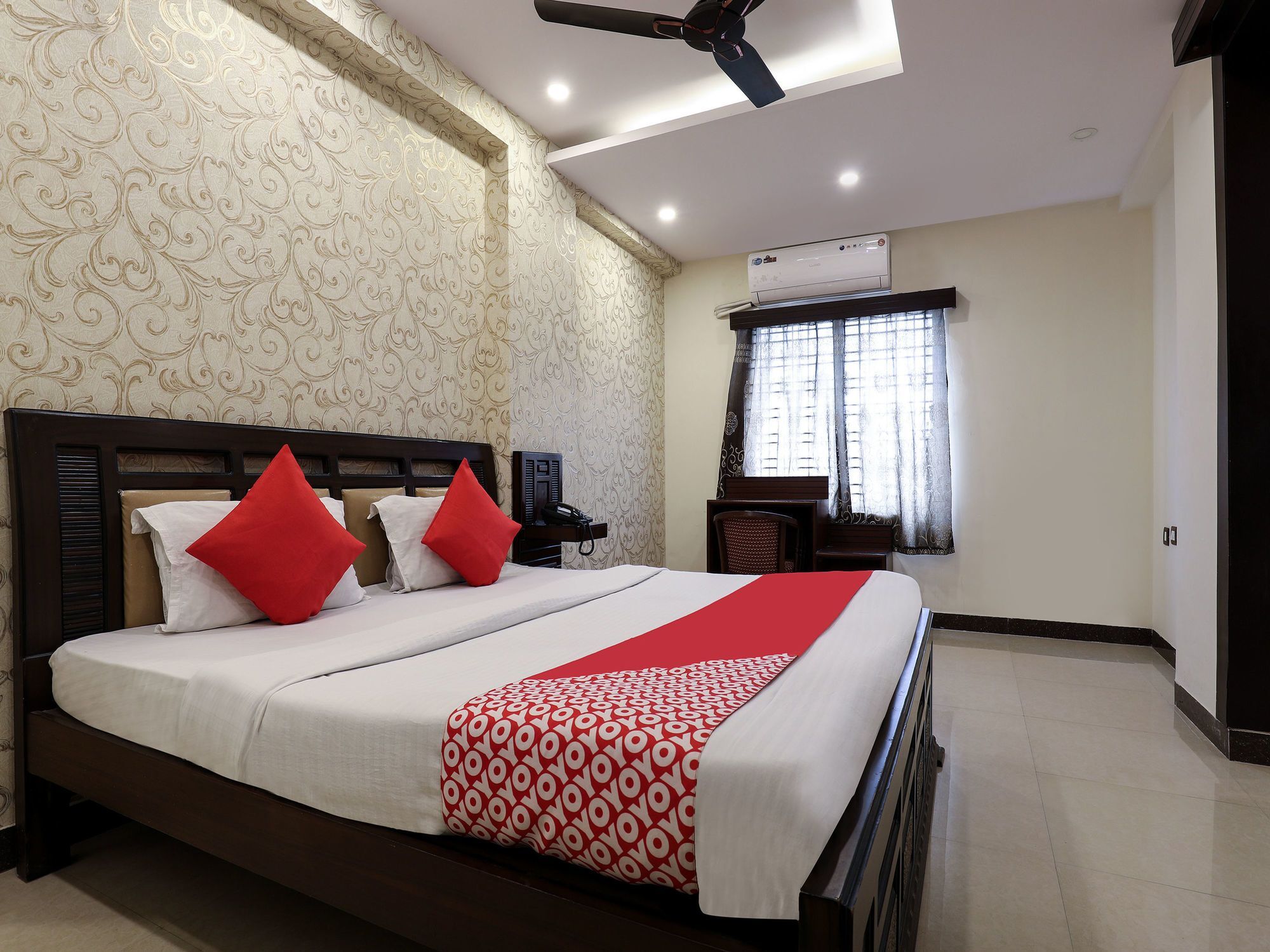 Oyo 16539 Grand Sandarshini Inn Hyderabad Eksteriør billede